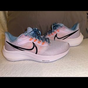 Nike Women's Light Pink and Black Running Shoes